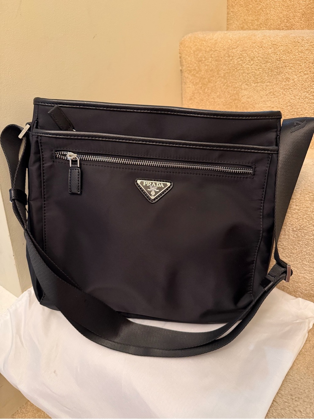 Source Unknown Black Nylon Messenger Bag with Silver Hardware